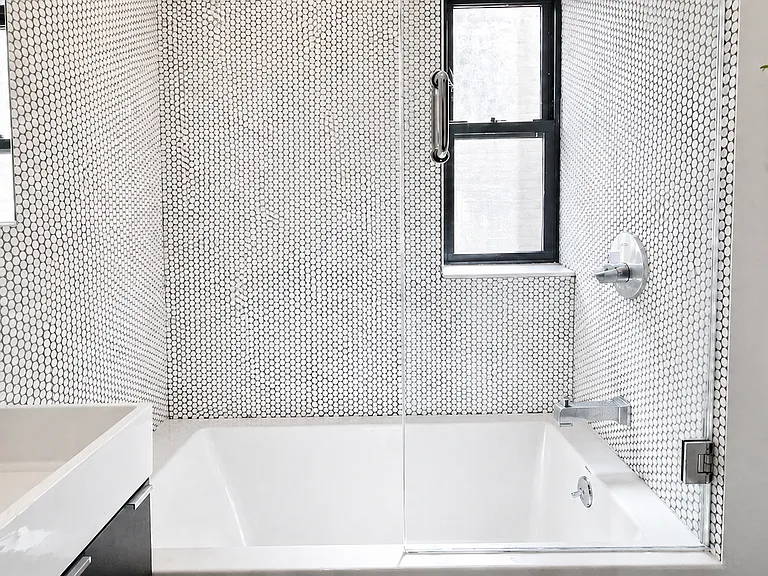 30 3rd St #4L — Photo 9