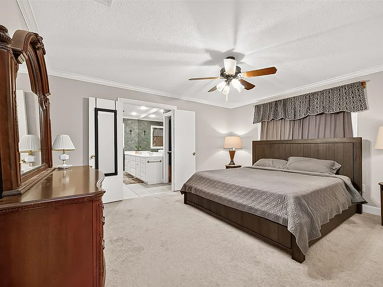 31 Champions Colony E — Photo 17