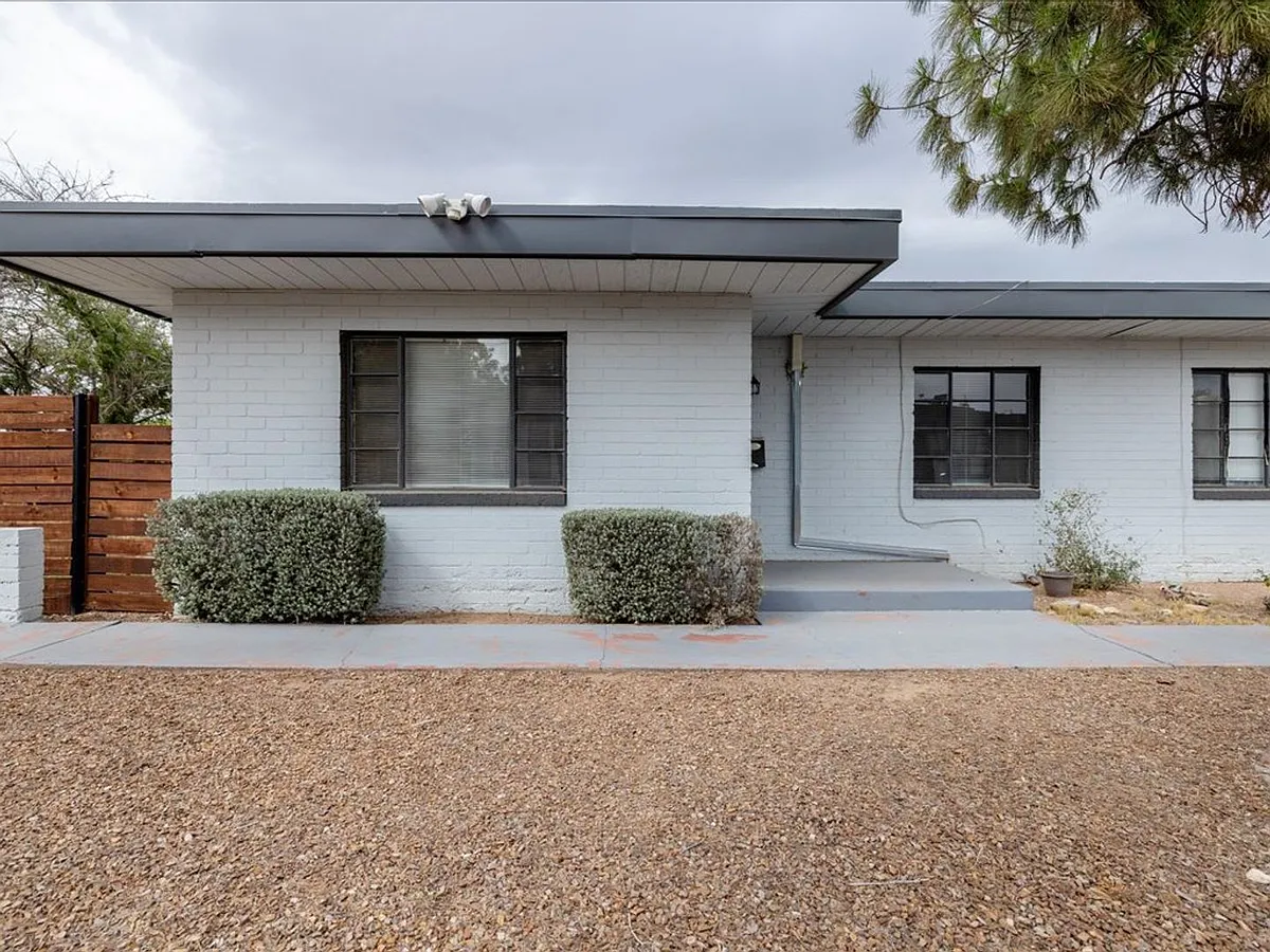 Building Photo - 2132 N Forgeus Ave #C