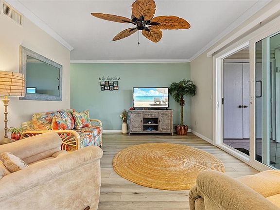 5th image of 1860 Waterford Dr APT 3