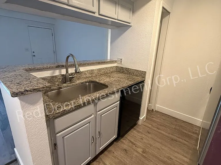 Walden Landing Apartments — Photo 8
