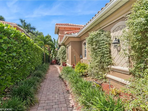 8538 Chase Preserve Dr, Naples, FL 34113
