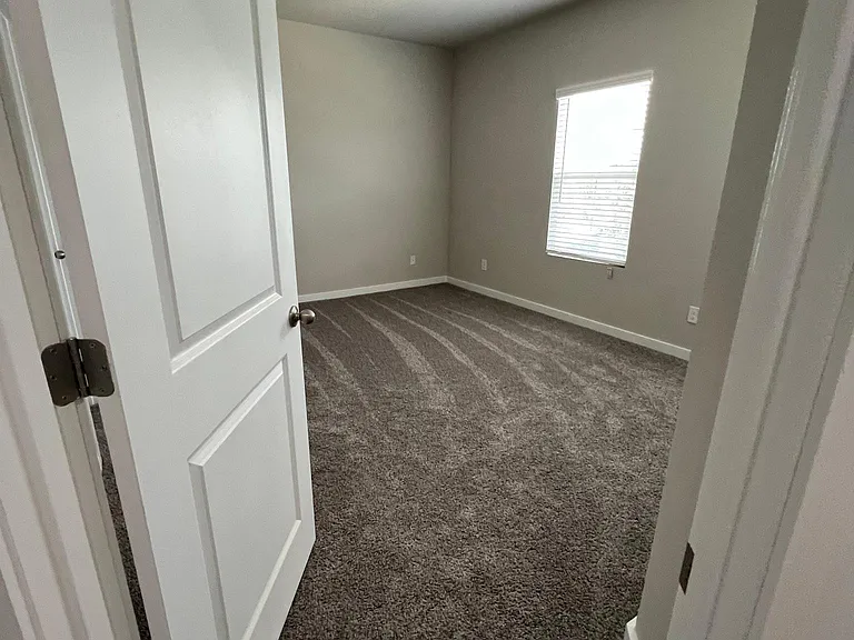 21527 Sir Walter Ln — Photo 7
