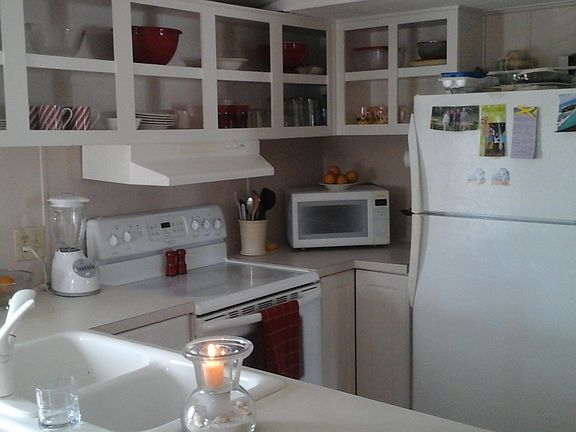5th image of 690 Riverview Cir