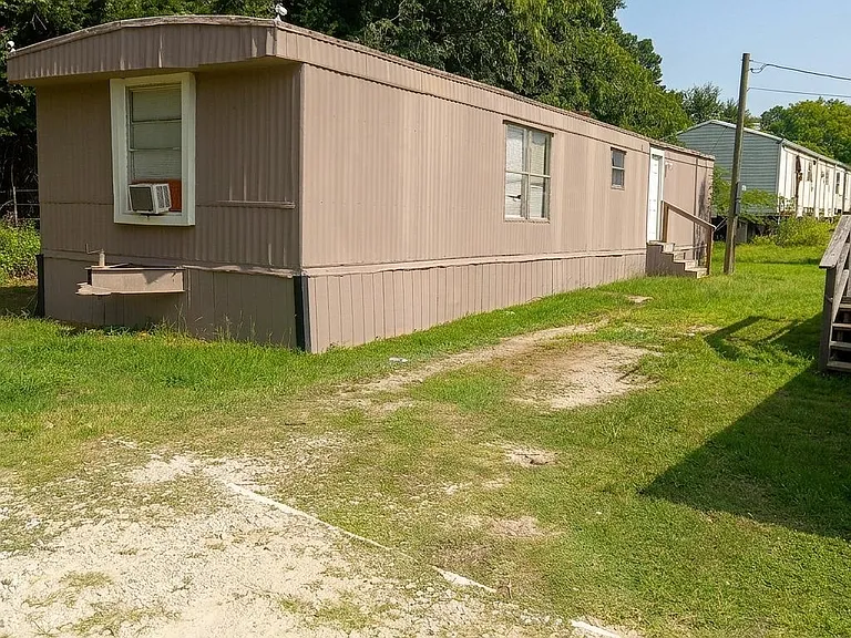 1700 Main St #37 — Photo 2