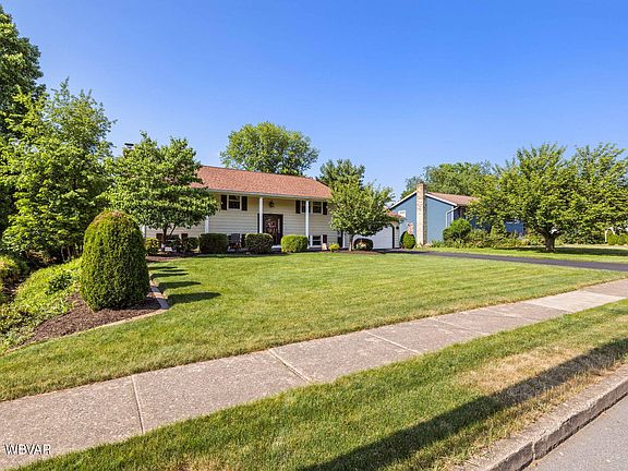 2nd image of 2615 Lincoln Dr