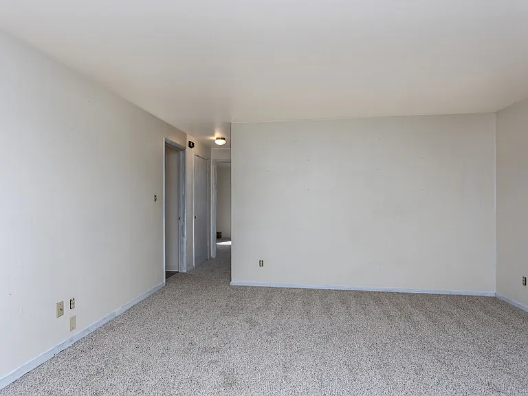 219 5th Ave NE — Photo 8