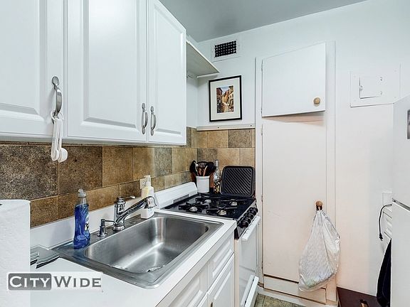 4th image of 400 E 89th St APT 13M