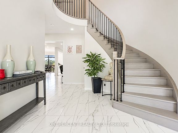 5th image of 29 Sanford Cir