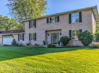 9840 N Hickory Ln, Saint John, IN 46373