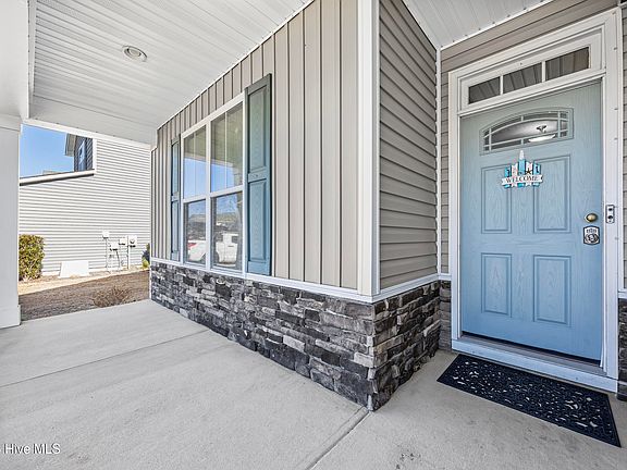 3rd image of 6529 Woodlee Lane