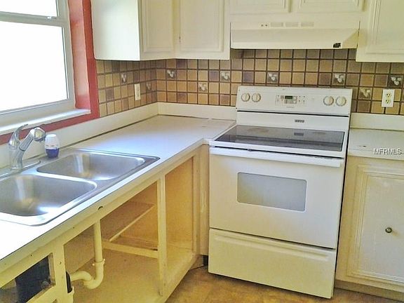 5th image of 8 Algiers Ave