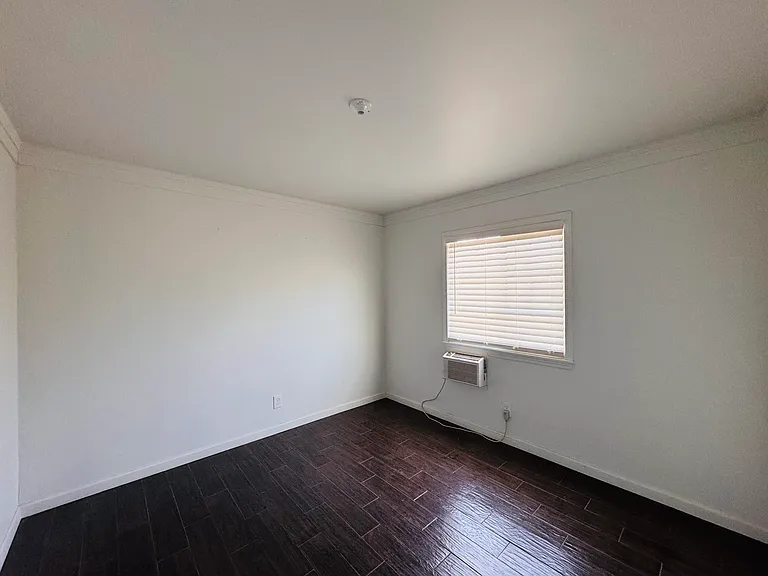 213 N 3rd St #13 — Photo 5