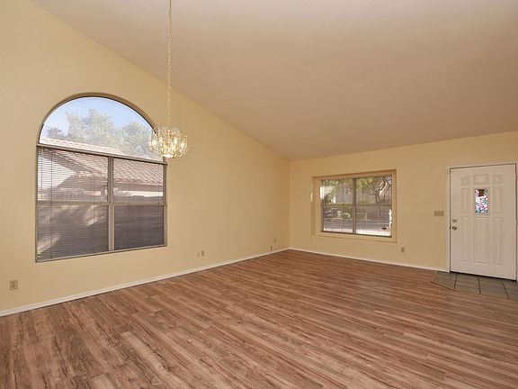 3rd image of 1208 E Grovers Ave