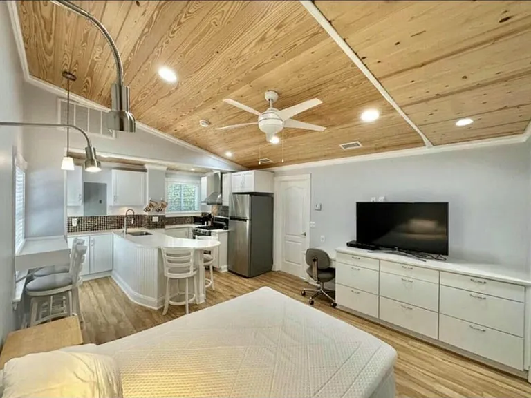 698 Forsyth St #2 — Photo 10