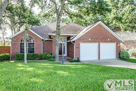 2nd image of 611 Hidden Oak Ct
