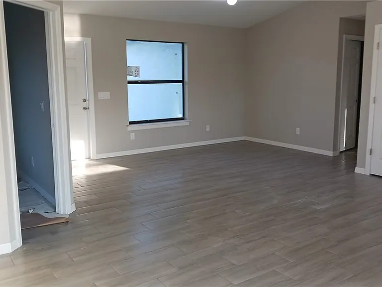 934 Marilyn Ave S — Photo 15