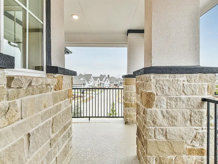 8211 Chartres Wind Dr — Photo 28