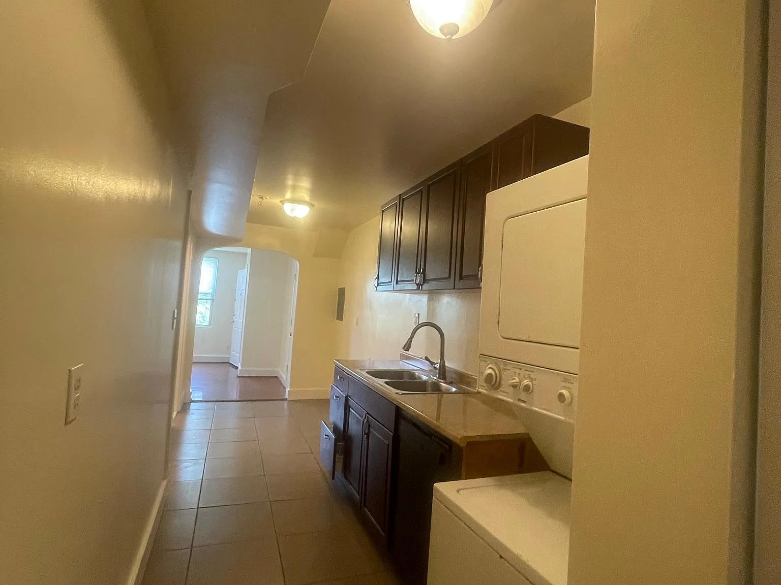 1918 I St — Photo 3