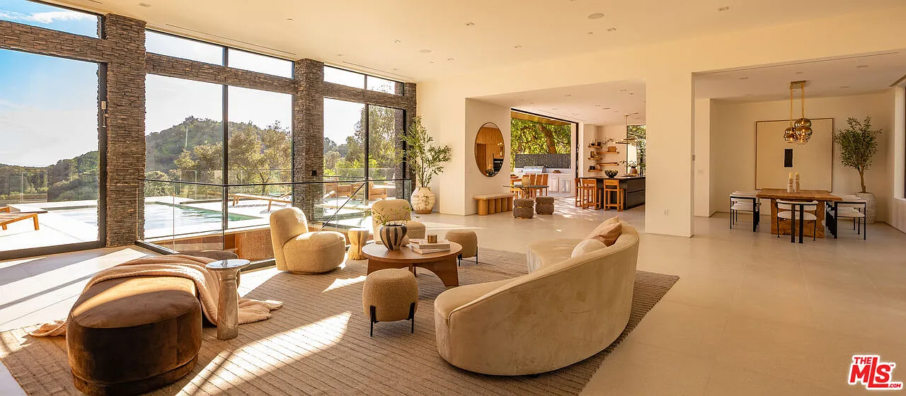 5 bed, 6.0 bath, 6750 sqft, $75,000 — Photo 4