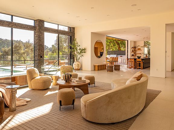 5th image of 12752 Mulholland Dr