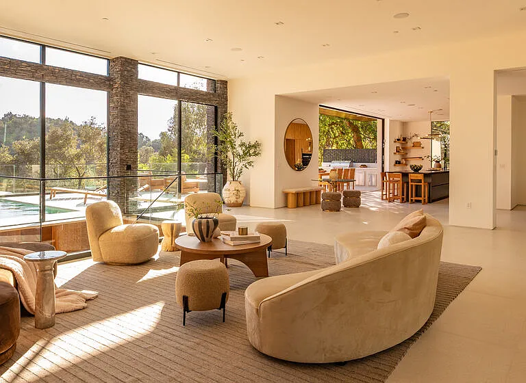 12752 Mulholland Dr — Photo 4