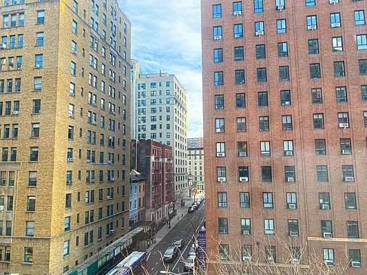 Rented by Sidewalk Realty LLC | media 18