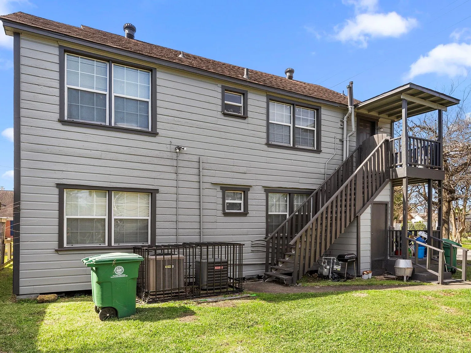 2 bed, 1.0 bath, 954 sqft, $1,300 — Photo 3