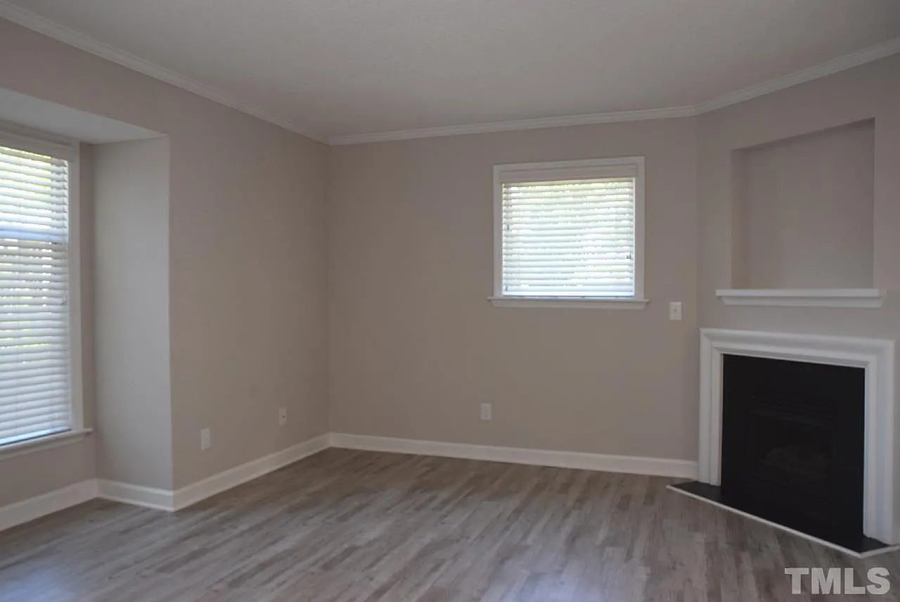 1 bed, 1.0 bath, 729 sqft, $1,595 — Photo 3