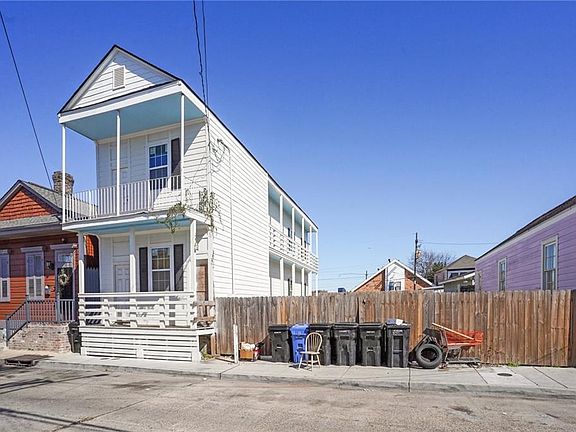2nd image of 2219-21 Toledano St