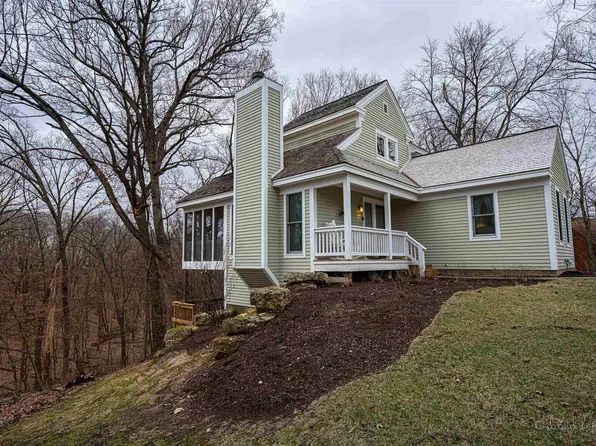2 Forest Edge Ct, Galena, IL 61036