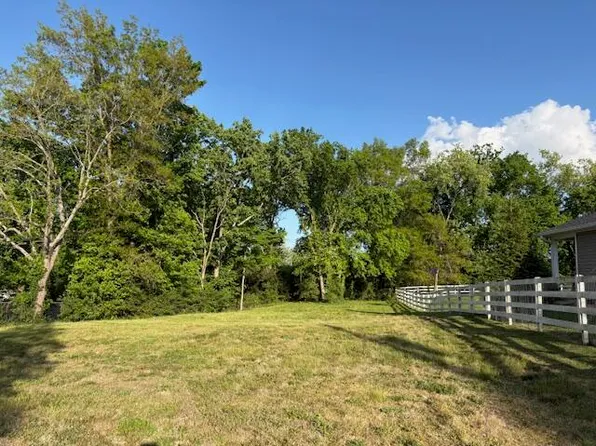 46 Reed Hl, Berea, KY 40403