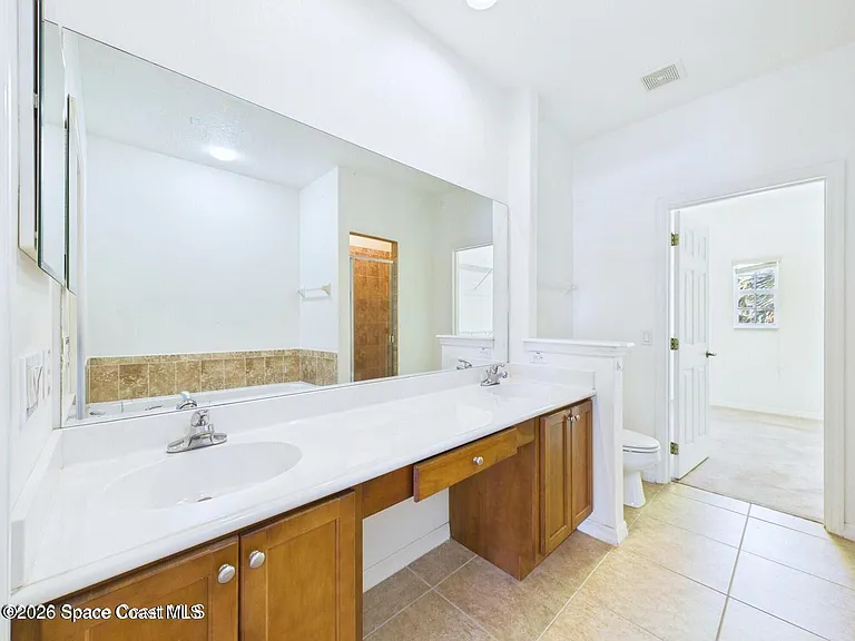 131 Majestic Bay Ave — Photo 8