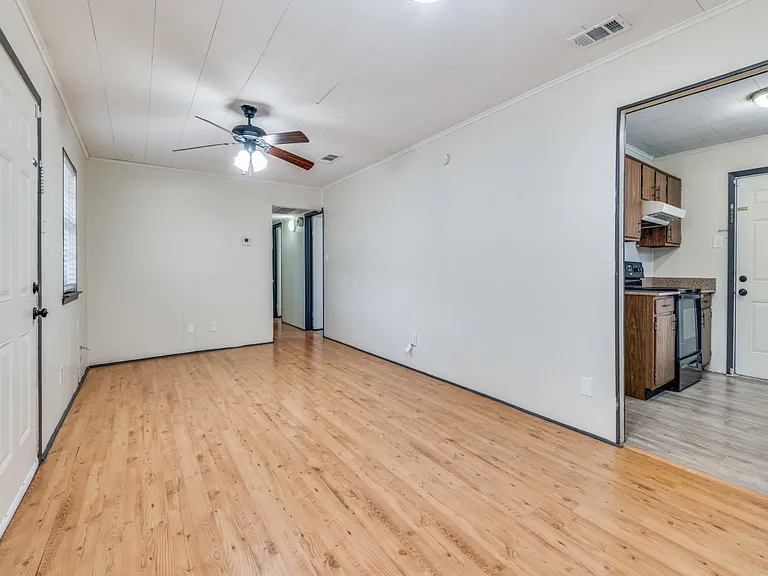 9311 Oakland Dr — Photo 3