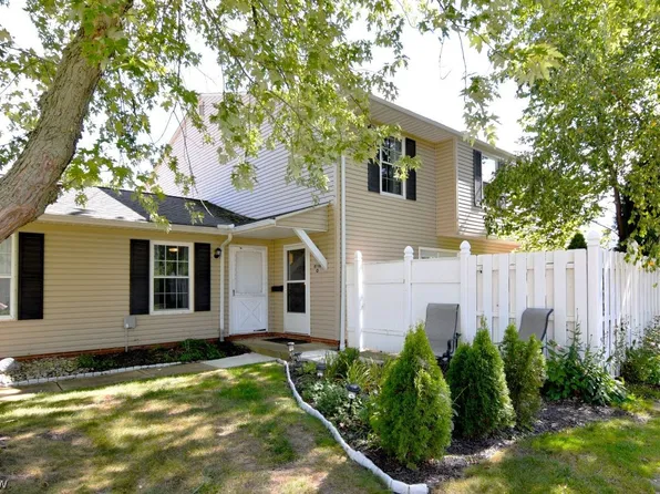 8116 Independence Dr APT D, Mentor, OH 44060