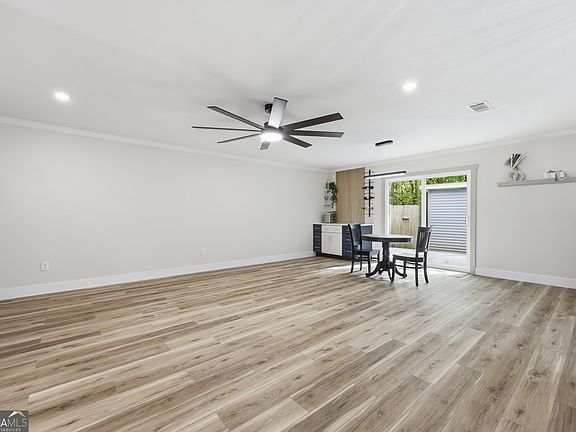 5th image of 207 Millers Trace Dr