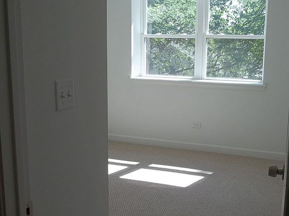 5th image of 6500 N Washtenaw Ave #1S