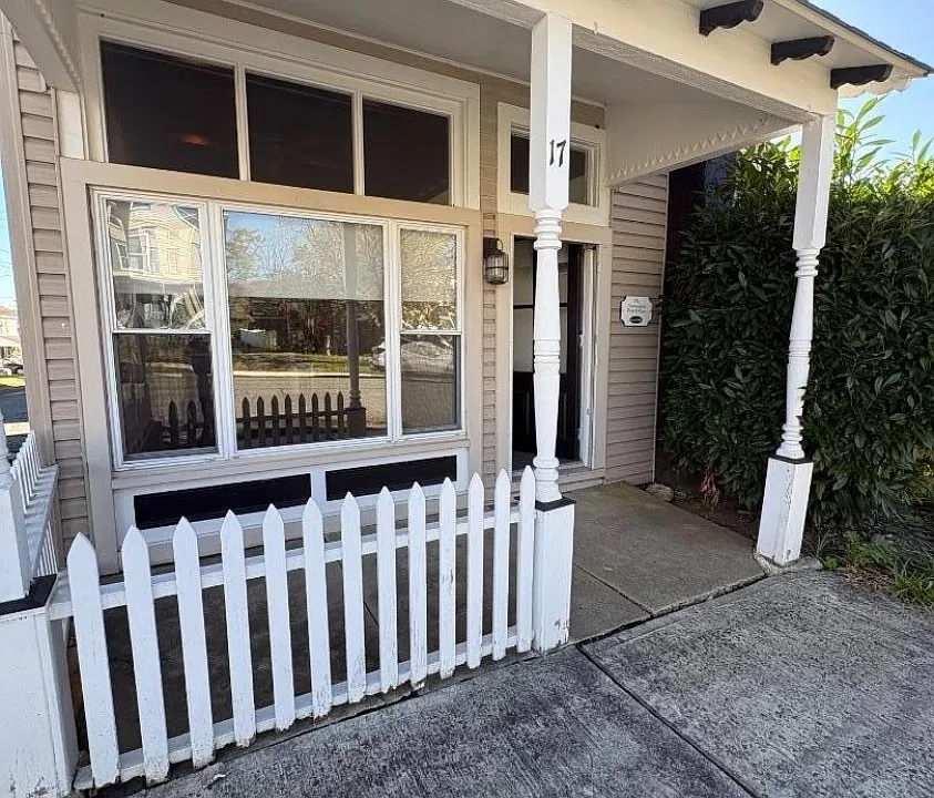 17 Main St