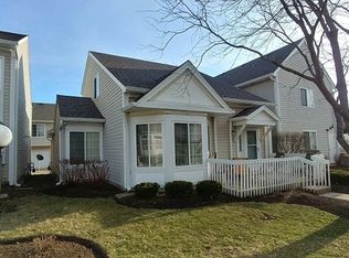 315 Hidden Creek Ln, North Aurora, IL