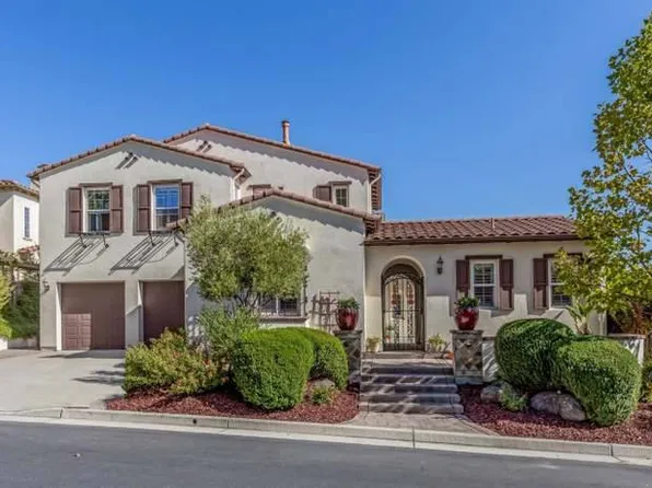 5870 Winged Foot Dr, Gilroy, CA 95020