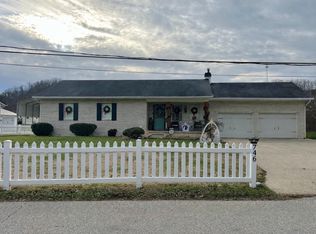 746 Lynn Oak Dr, Lavalette, WV 25535