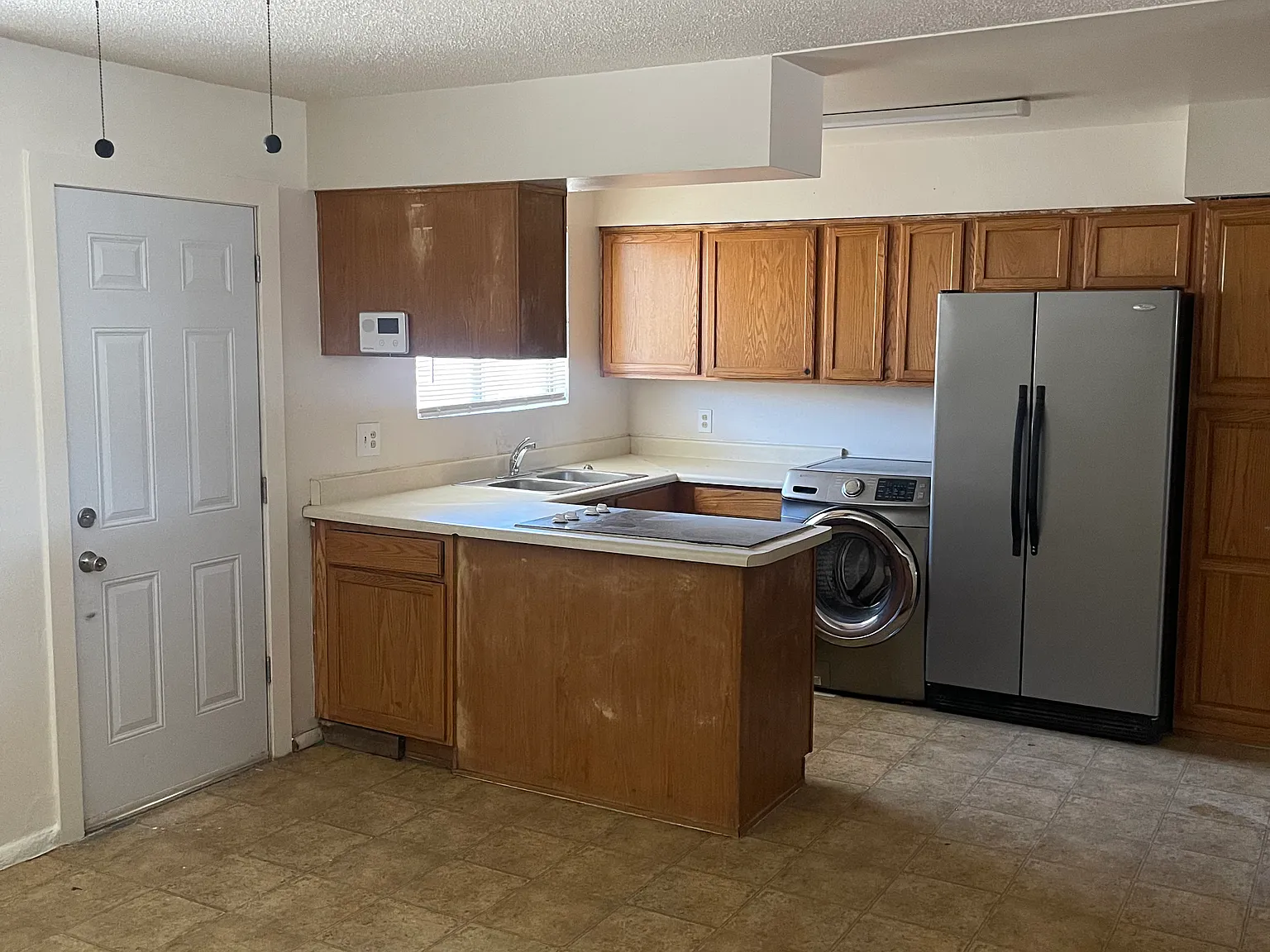 4 bed, 1305 sqft, $1,800 — Photo 2