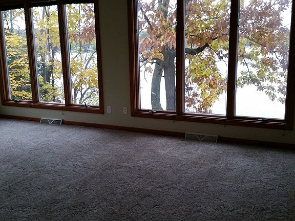 2nd image of 5364 Woodland Dr