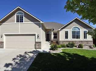 4801 Goat Rocks Ct, Yakima, WA 98901