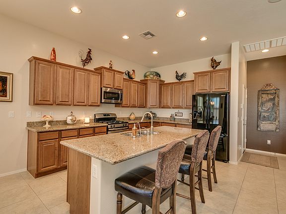 3rd image of 17601 W Dahlia Dr