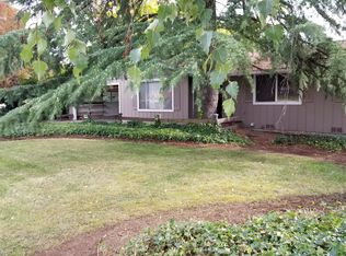 1841 NE D St, Grants Pass, OR 97526