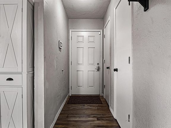 2nd image of 2522 W Oakland Ave