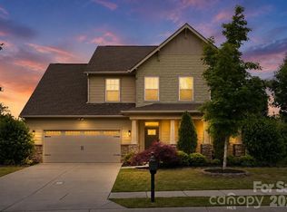 17504 Austins Creek Dr, Charlotte, NC 28278