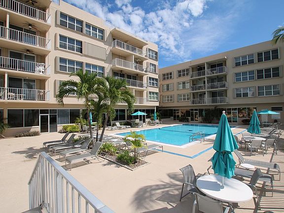 2nd image of 88500 Overseas Hwy APT 211