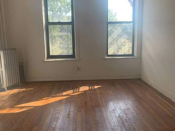 4th image of 6211 Broadway APT 1B